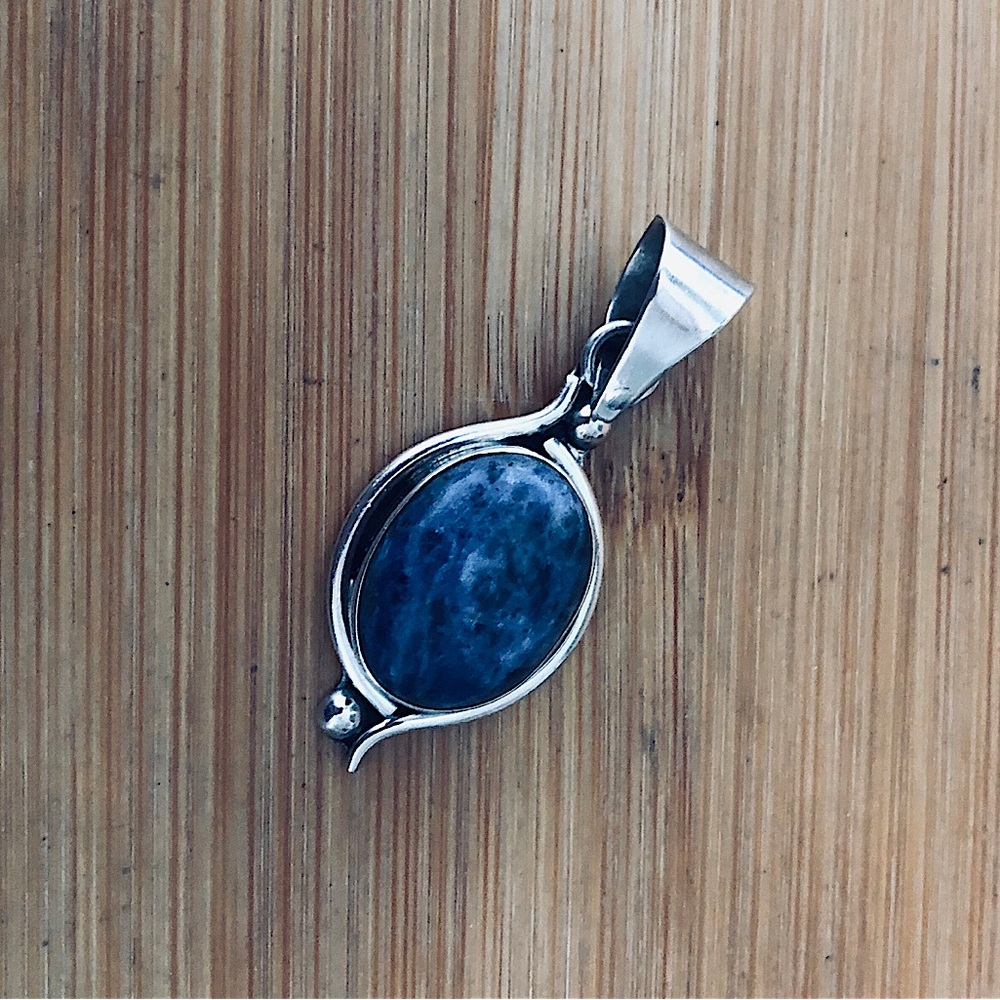 $68  Vintage Mexico Estate Drop Pendant  Sterling Silver Marked TV-41 MEXICO 925 - Picture 2 of 6